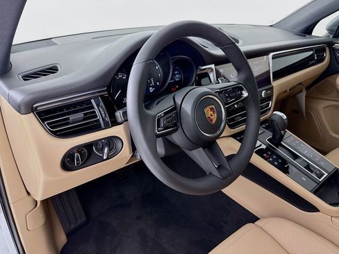 New 2026 Porsche Macan image 4