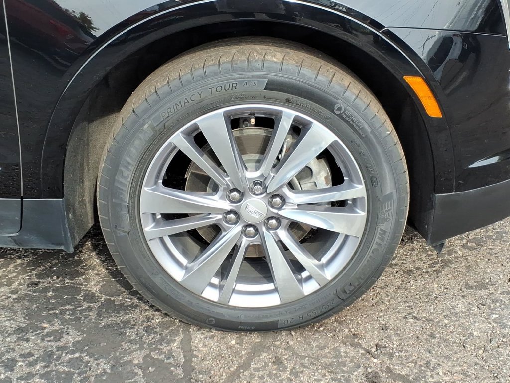 Used 2024 Cadillac XT5 Premium Luxury w/ LPO, Floor Liner Package AWD/4WD image 9
