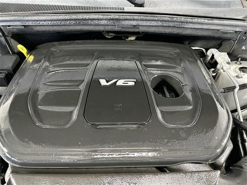 Used 2018 Jeep Grand Cherokee Limited image 32