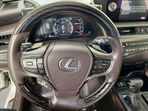 Used 2021 Lexus ES 250 w/ Premium Package image 10