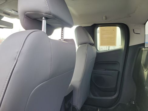 Used 2016 Chevrolet Colorado W/T RWD image 11