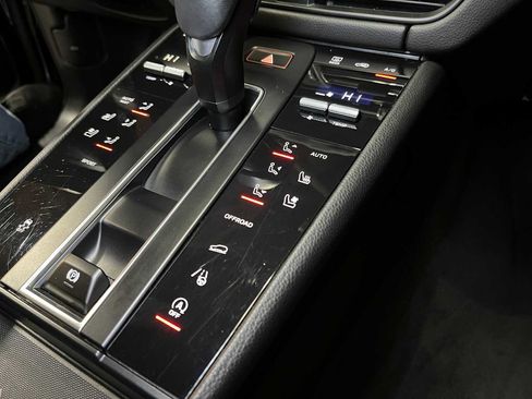 Used 2024 Porsche Macan image 64