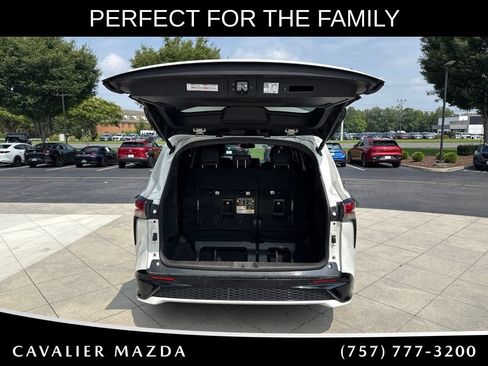 Used 2023 Toyota Sienna XSE w/ Protection Package (TMS) AWD/4WD image 9