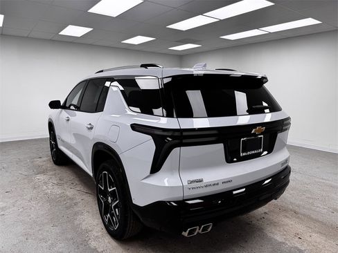 New 2026 Chevrolet Traverse High Country w/ LPO, Floor Liner Package image 7
