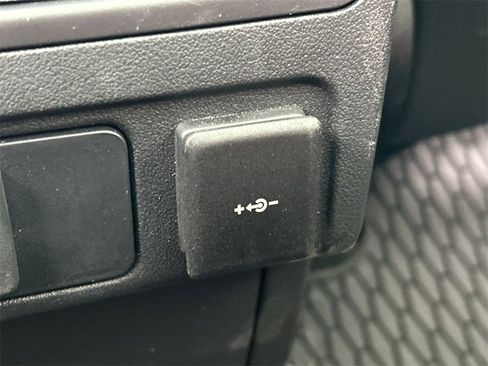 Used 2024 Jaguar F-PACE R-Dynamic S image 23