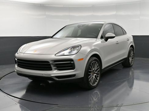 Certified 2023 Porsche Cayenne Platinum Edition image 1
