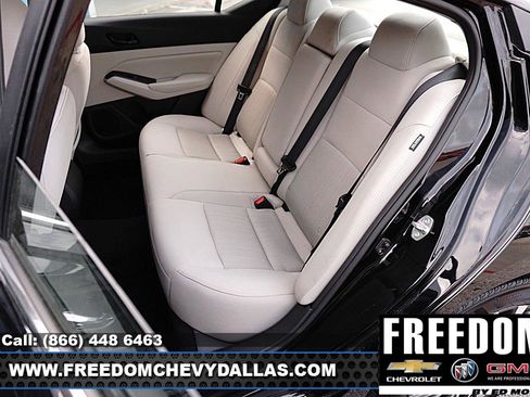 Used 2025 Nissan Altima 2.5 SV image 10