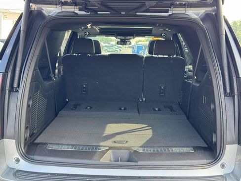 Used 2023 Chevrolet Suburban RST w/ Sport Performance Package AWD/4WD image 15