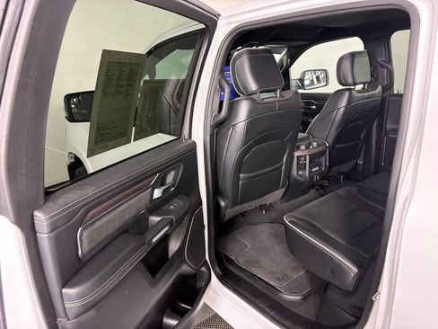 Used 2025 RAM 1500 Laramie AWD/4WD image 28