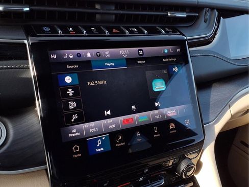 Used 2022 Jeep Grand Cherokee Limited 4xe image 9