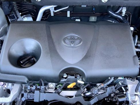 Used 2022 Toyota RAV4 XLE Premium FWD image 32