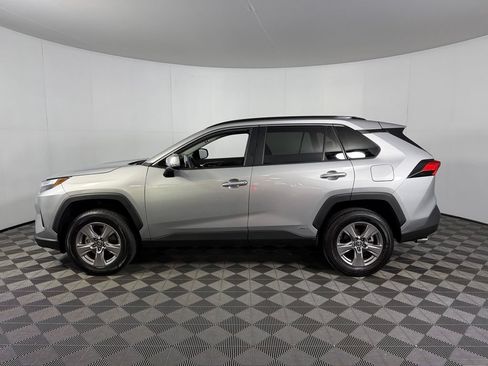 Used 2025 Toyota RAV4 XLE AWD/4WD image 11