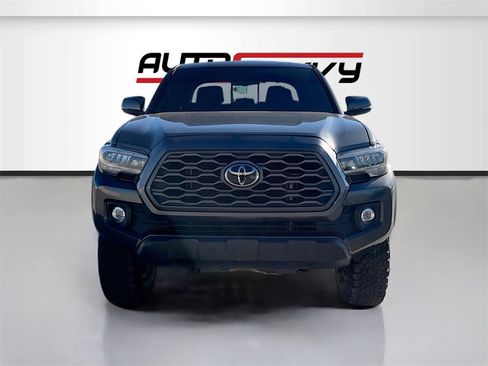 Used 2021 Toyota Tacoma TRD Off-Road image 2