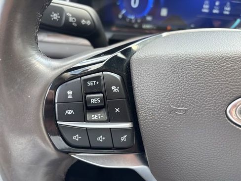 Used 2022 Ford Explorer Platinum w/ Equipment Group 601A AWD/4WD image 23
