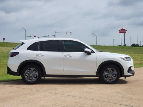 New 2027 Honda HR-V LX image 7