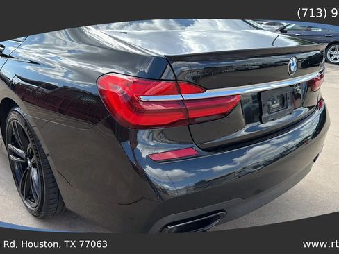 Used 2018 BMW 740i RWD image 18