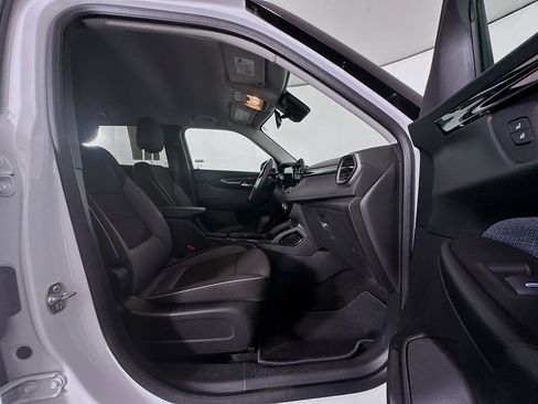 Used 2025 Chevrolet TrailBlazer LT FWD image 29