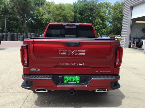 Used 2024 GMC Sierra 1500 Denali w/ Technology Package AWD/4WD image 6