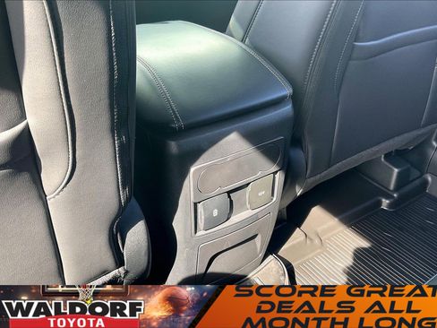 Used 2024 Ford Explorer XLT w/ Equipment Group 202A image 40