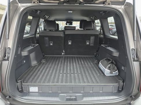 Used 2025 Toyota Land Cruiser image 31