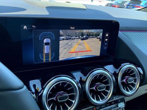 Used 2025 Mercedes-Benz GLA 250 4MATIC image 23