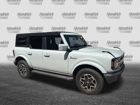 Used 2021 Ford Bronco Outer Banks AWD/4WD image 2