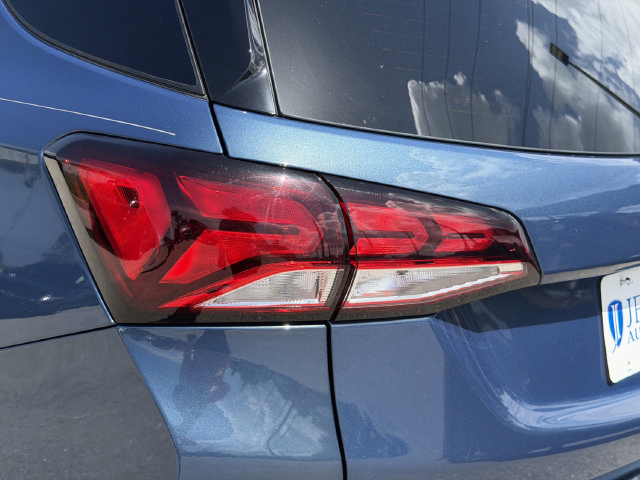 Used 2024 Chevrolet Equinox LT FWD image 14