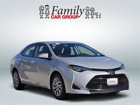 Used 2019 Toyota Corolla LE image 2