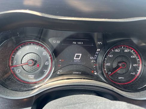 Used 2017 Dodge Charger SE w/ Power Sunroof Group RWD image 7