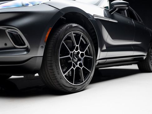 Used 2021 Aston Martin DBX image 74