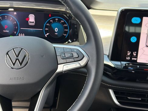 New 2026 Volkswagen Atlas Cross Sport SE FWD image 28