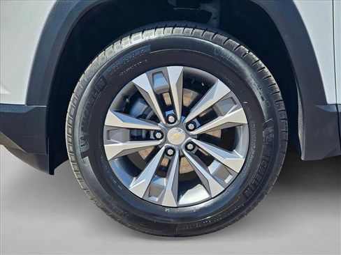 Used 2026 Chevrolet Equinox LT AWD/4WD image 27