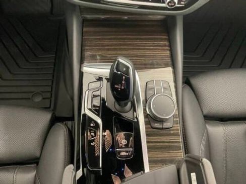 Used 2021 BMW 530e 530e iPerformance w/ Premium Package image 24