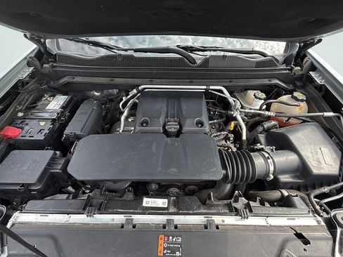 Used 2025 Chevrolet Colorado Trail Boss AWD/4WD image 35