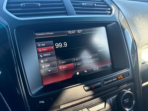 Used 2016 Ford Explorer XLT w/ Equipment Group 202A image 34