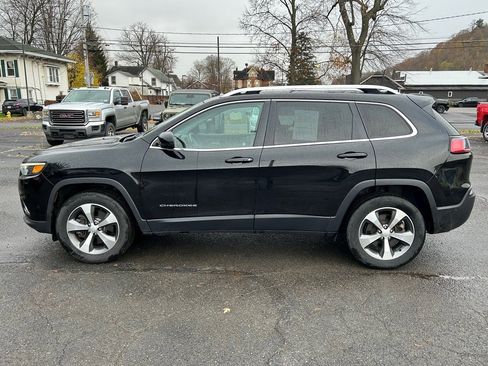 Used 2021 Jeep Cherokee Limited image 2
