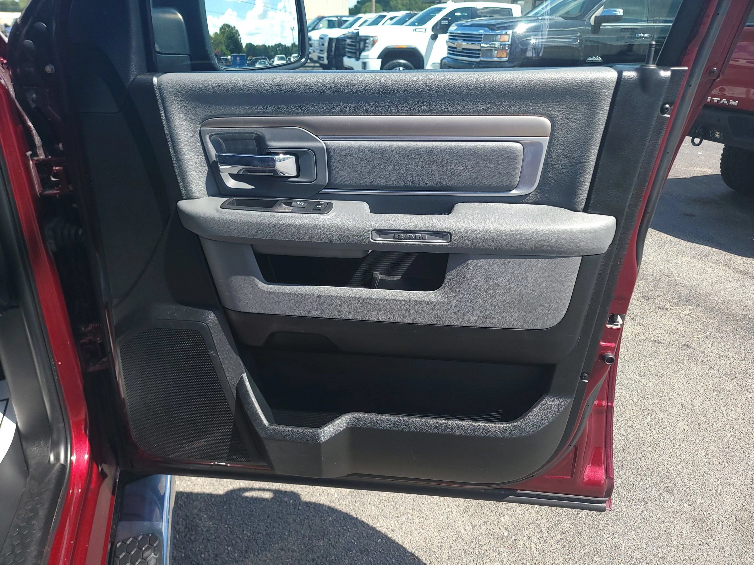 Used 2017 RAM 1500 Big Horn AWD/4WD image 9