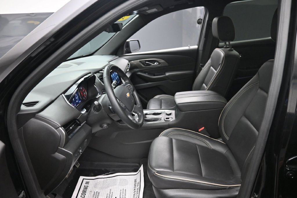 Used 2023 Chevrolet Traverse Premier AWD/4WD image 17