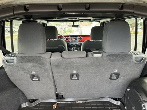 Used 2019 Jeep Wrangler Unlimited Rubicon image 30