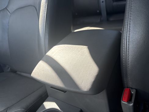 Used 2013 Nissan Frontier SL w/ Moonroof Pkg image 27