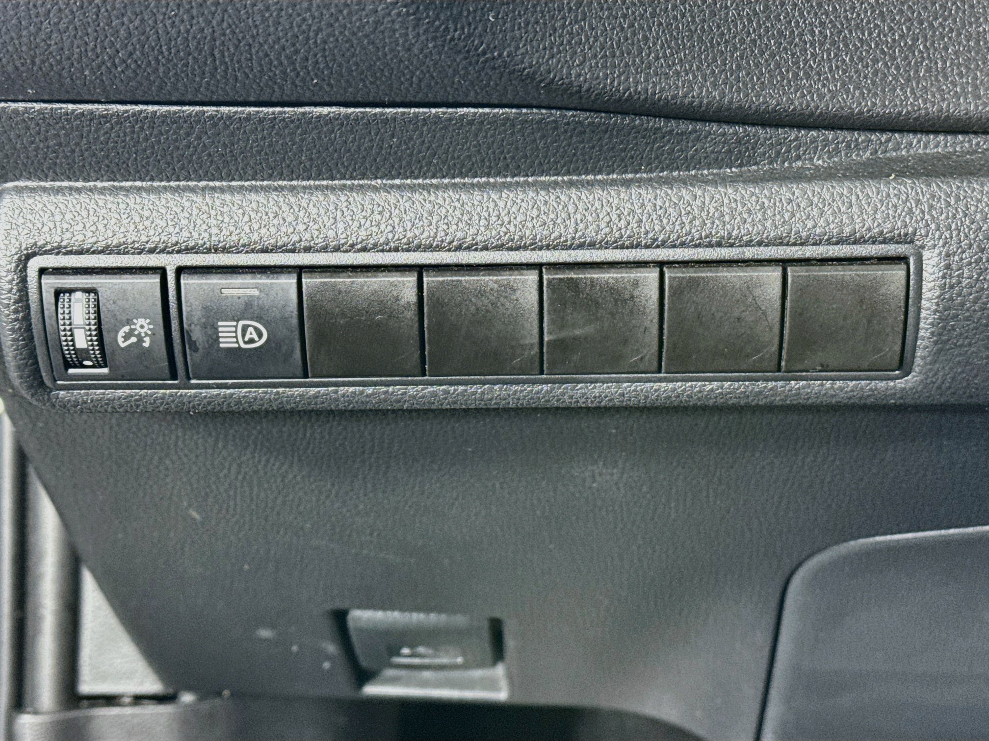 Certified 2024 Toyota Corolla LE FWD image 10