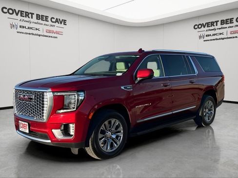 Used 2021 GMC Yukon XL Denali image 3