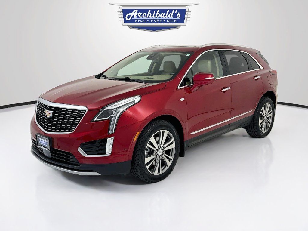 Used 2021 Cadillac XT5 Premium Luxury w/ Platinum Package AWD/4WD image 3