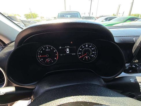 Used 2022 Kia Forte LXS w/ LXS Technology Package FWD image 3