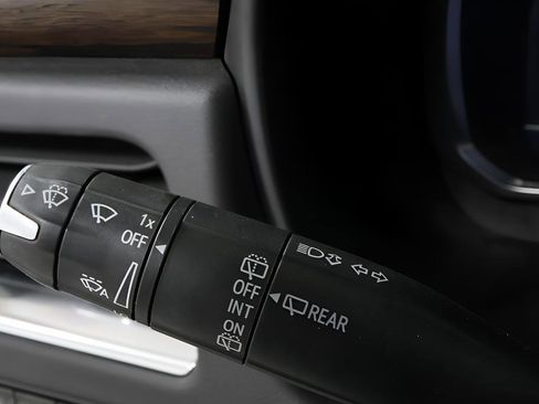 Used 2023 Chevrolet Tahoe Premier w/ Premium Package 2 image 18