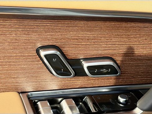 New 2026 Land Rover Range Rover SE image 26