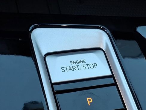 New 2026 Volkswagen Atlas SE image 13