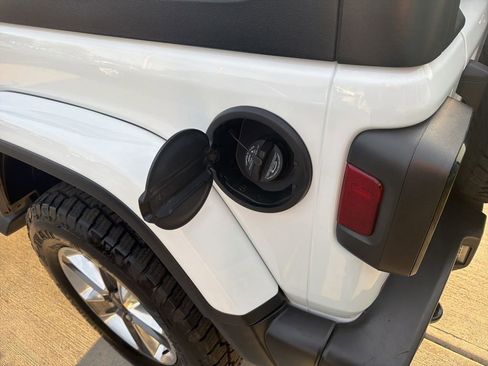 Used 2021 Jeep Wrangler Unlimited Sahara w/ Dual Top Group image 47