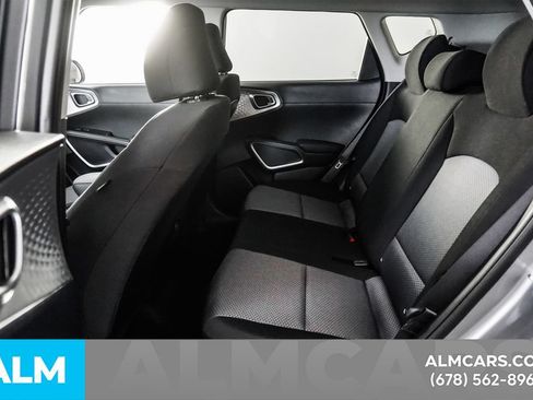 Used 2025 Kia Soul LX FWD image 17