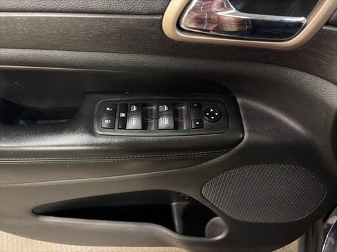 Used 2015 Jeep Grand Cherokee Laredo w/ Quick Order Package 23E image 15